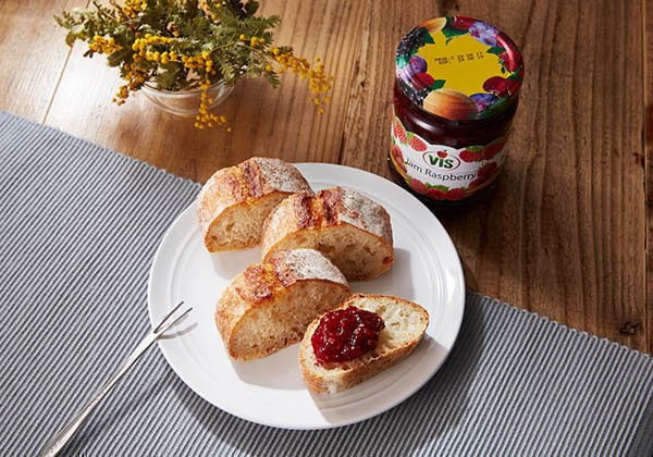 moldova-market-jam03.jpg