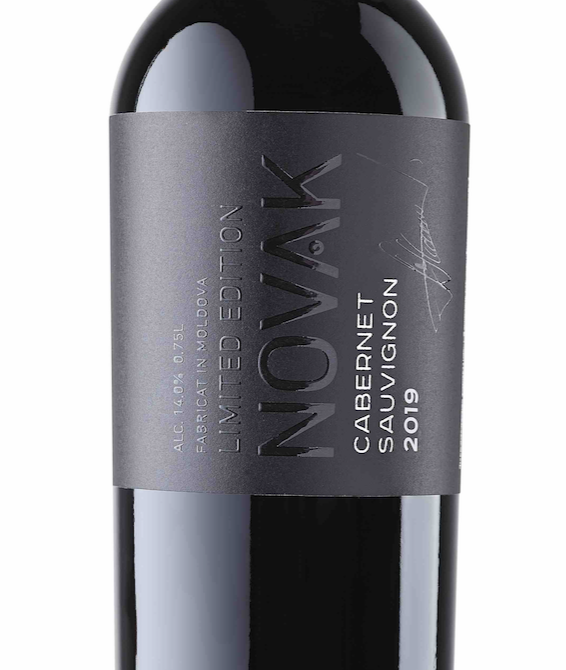 novak_cabernet_sauvignon_2019_black__.png