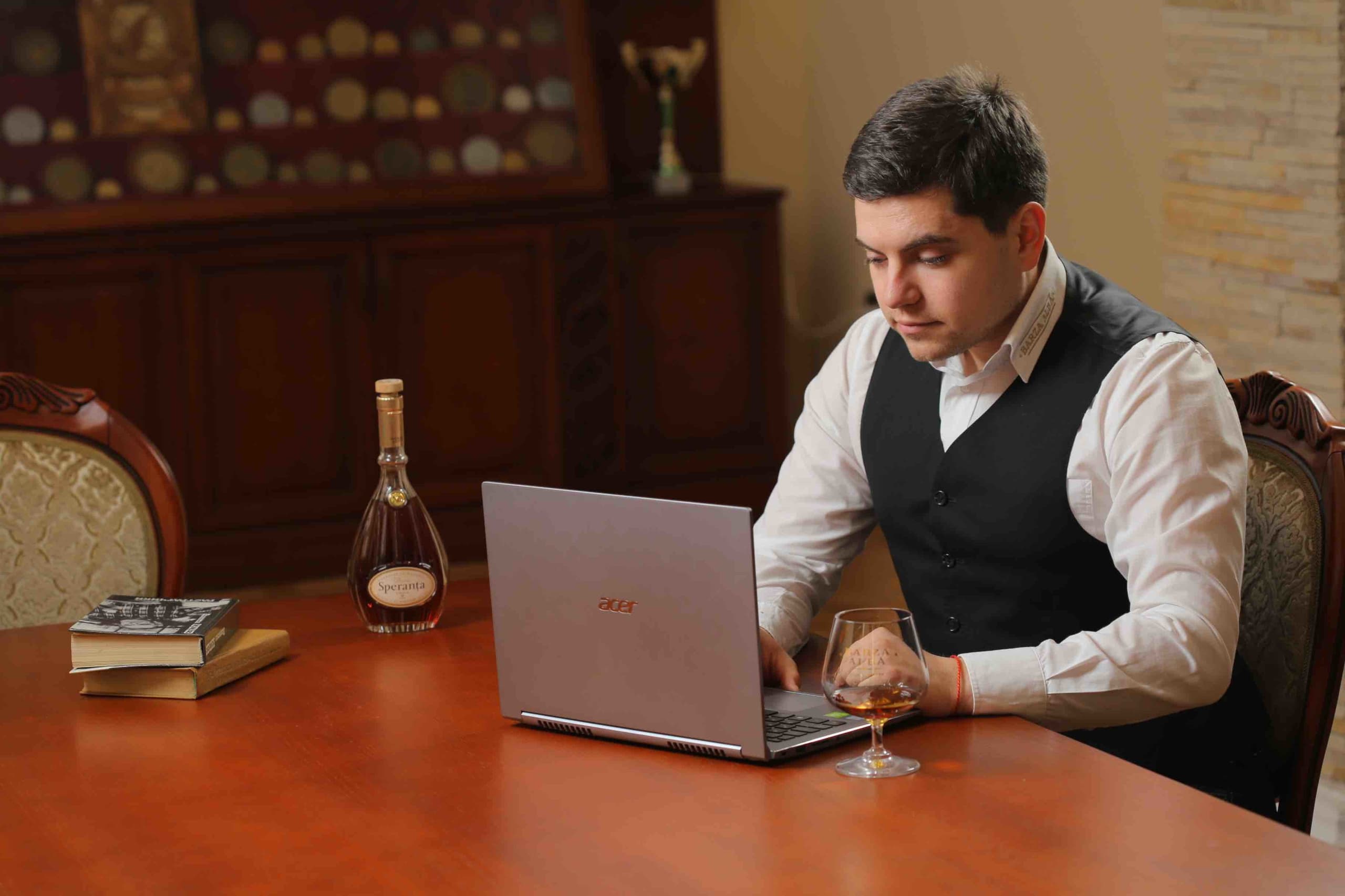 moldova-divin-brandy-barza-alba___.jpg